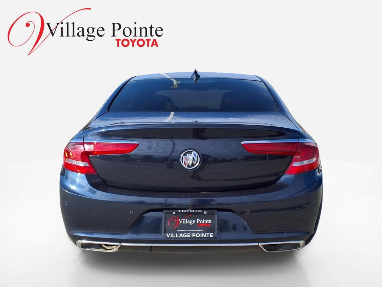 Used 2017 Buick LaCrosse Premium w/ Driver Confidence Package #2 AWD/4WD image 4