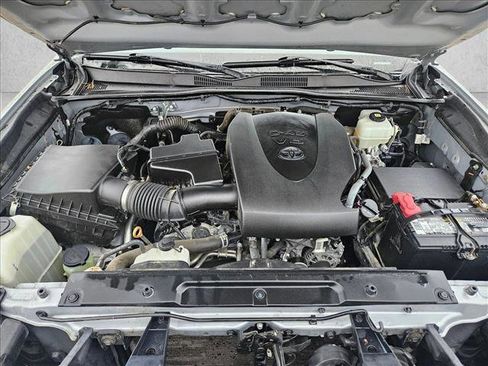 Used 2021 Toyota Tacoma TRD Off-Road image 22