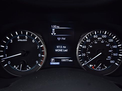 Used 2024 INFINITI Q50 Sensory image 24