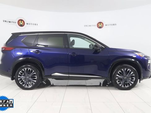 Used 2024 Nissan Rogue Platinum image 2