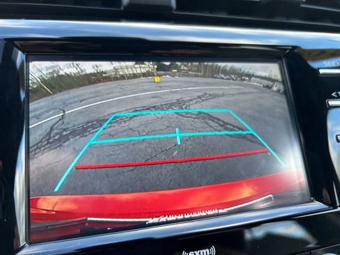 Certified 2020 Toyota Camry SE image 14