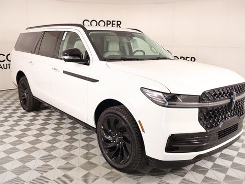 New 2026 Lincoln Navigator L Reserve AWD/4WD image 1