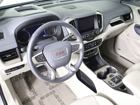 Used 2022 GMC Terrain Denali w/ Denali Premium Package image 6