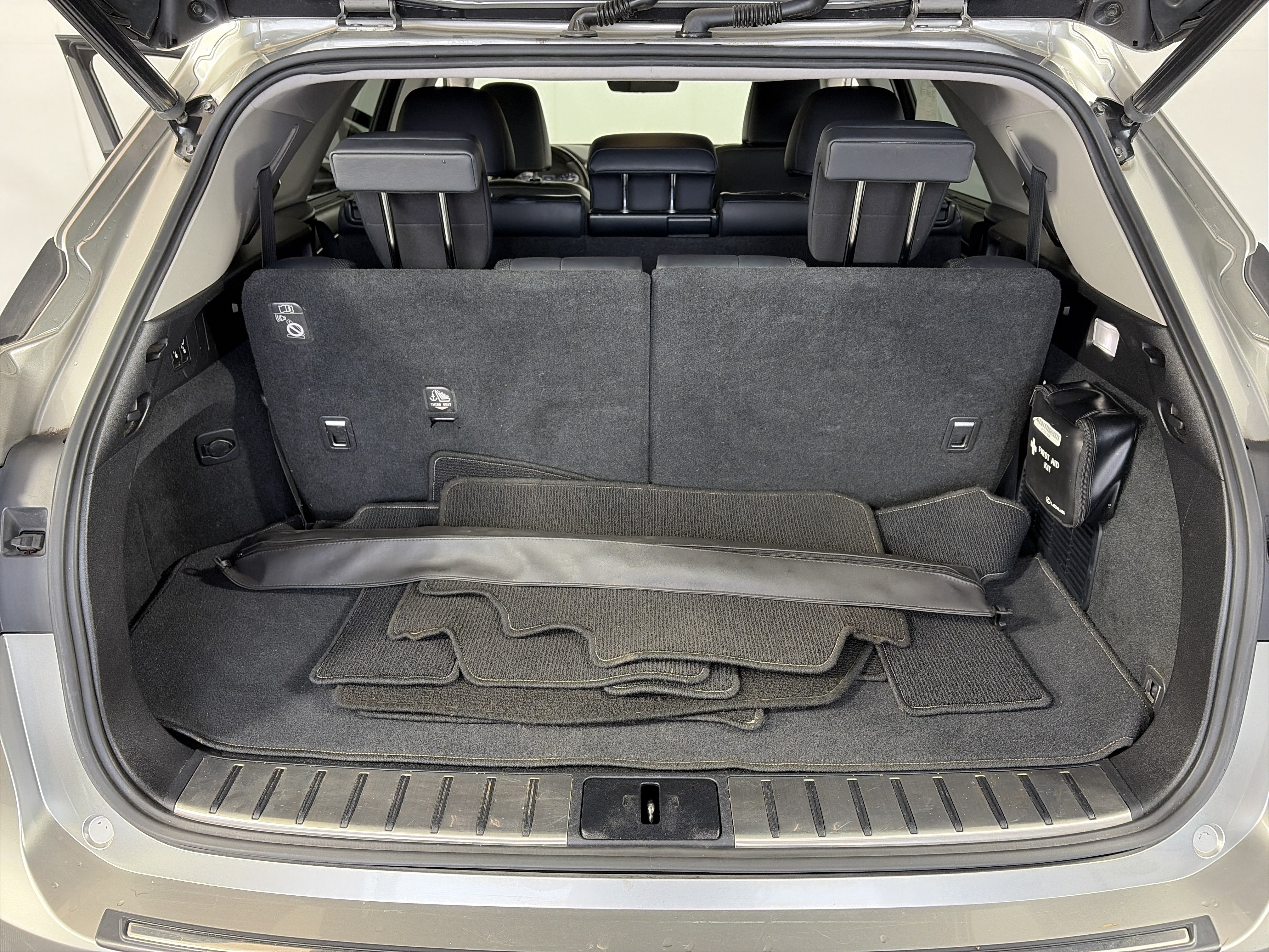 Used 2019 Lexus RX 350L Luxury w/ Accessory Package AWD/4WD image 14