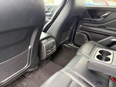 Used 2022 Lincoln Corsair Standard w/ Premium Package image 11