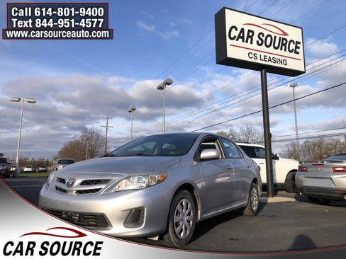Used 2011 Toyota Corolla LE image 1