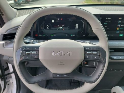 New 2026 Kia EV9 Wind image 17