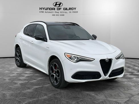 Used 2022 Alfa Romeo Stelvio Veloce image 3