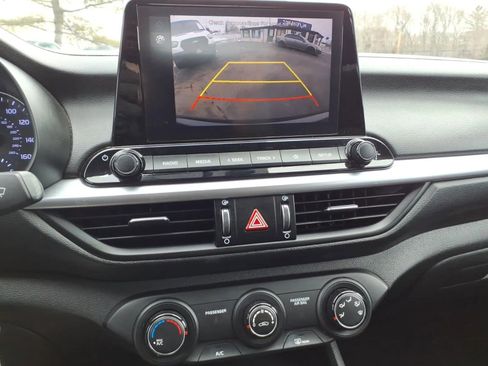 Used 2023 Kia Forte LXS image 32