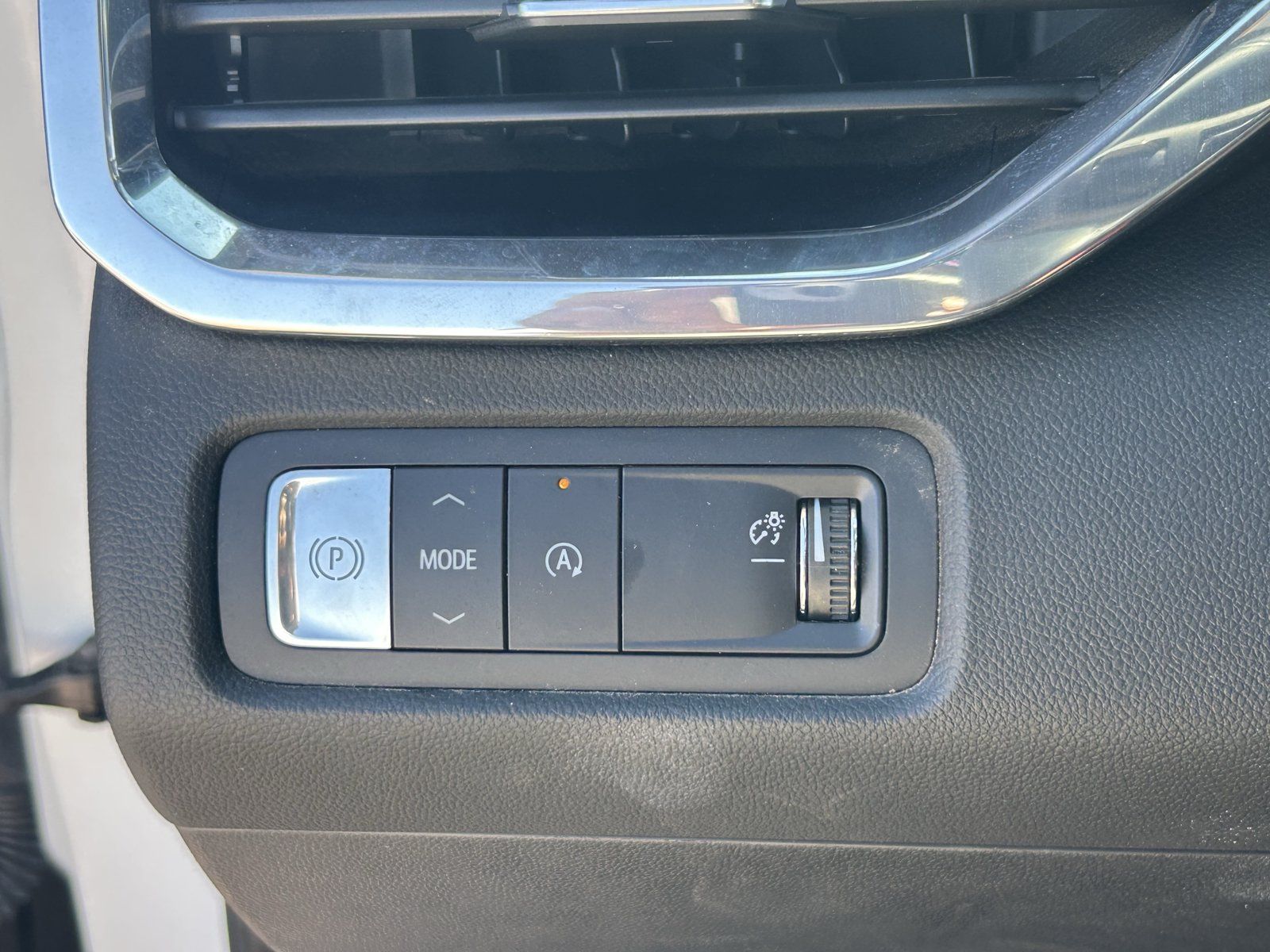 Used 2026 GMC Acadia Elevation w/ Elevation Premium Package FWD image 20