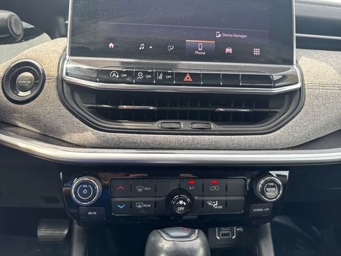 Used 2022 Jeep Compass Latitude AWD/4WD image 21