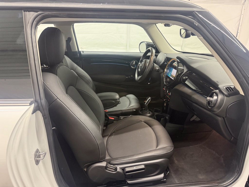 Used 2024 MINI Cooper 2-Door Hardtop FWD image 12