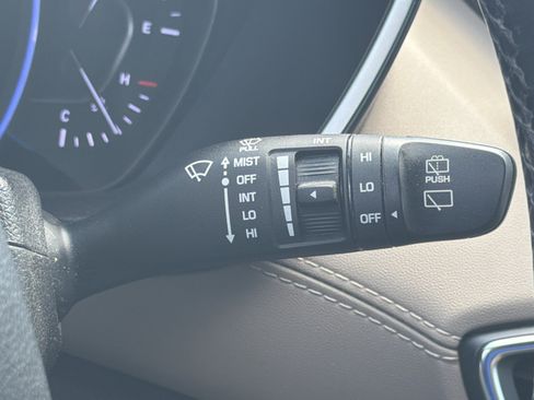 Used 2020 Hyundai Santa Fe SEL w/ Convenience + Premium Package FWD image 11