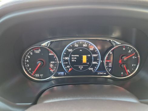 Used 2021 GMC Acadia SLT w/ Technology Package FWD image 11