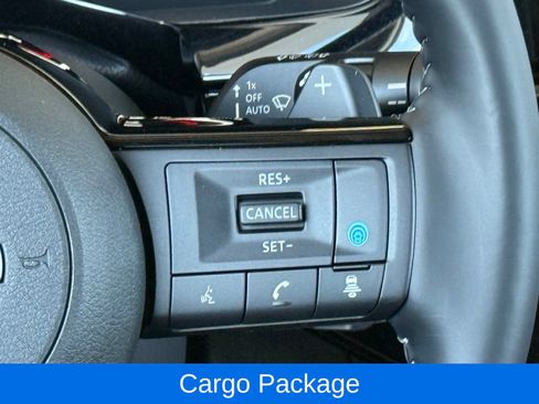 Used 2025 Nissan Pathfinder Platinum AWD/4WD image 32