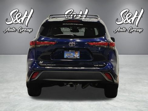 Used 2023 Toyota Highlander XLE AWD/4WD image 19