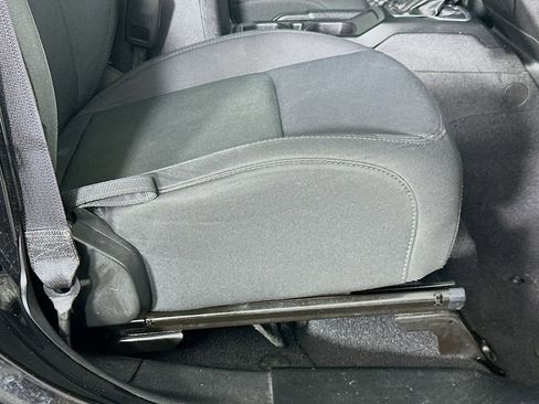 Used 2018 Jeep Wrangler Unlimited Sport S image 22