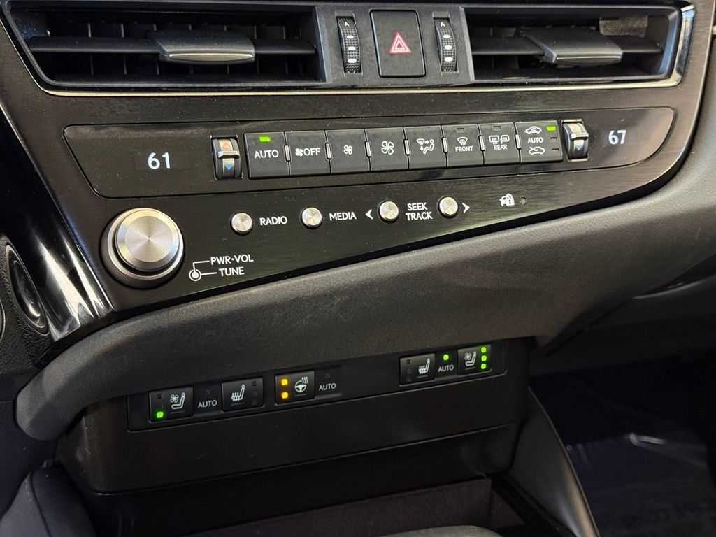 Certified 2024 Lexus ES 300h w/ Premium Package FWD image 20