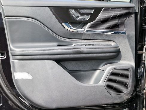Certified 2022 Lincoln Corsair AWD w/ Premium Package image 4