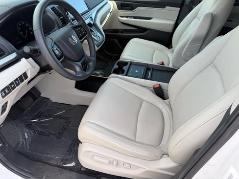 Certified 2026 Honda Odyssey EX-L image 14