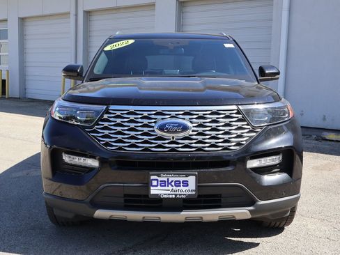 Used 2022 Ford Explorer Platinum w/ Equipment Group 601A AWD/4WD image 3