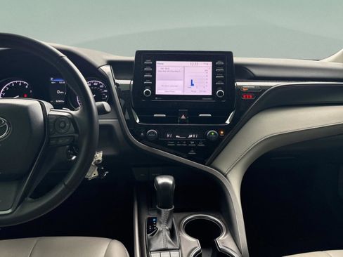 Used 2023 Toyota Camry SE image 13