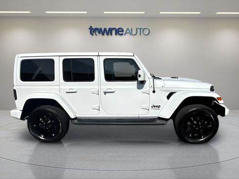 Used 2021 Jeep Wrangler Unlimited Sahara AWD/4WD image 7