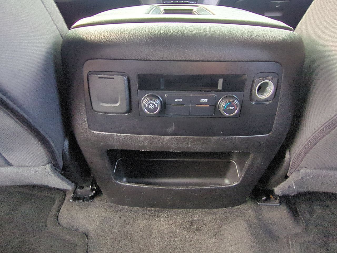 Used 2016 GMC Yukon XL SLE RWD image 20