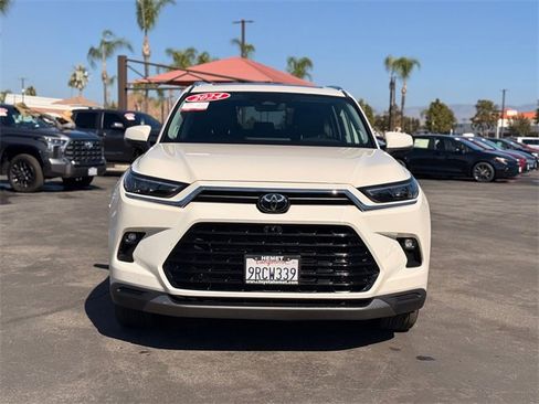 Used 2024 Toyota Grand Highlander Limited image 2