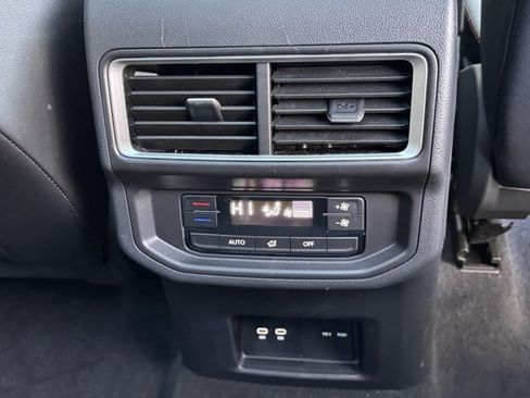 Used 2024 Volkswagen Atlas Peak Edition SE image 41