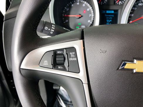 Used 2017 Chevrolet Equinox LT w/ Convenience Package image 28