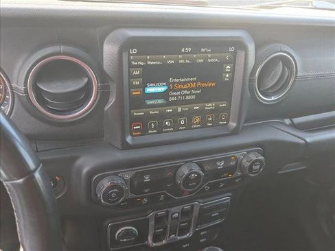 Used 2018 Jeep Wrangler Unlimited Sahara AWD/4WD image 8