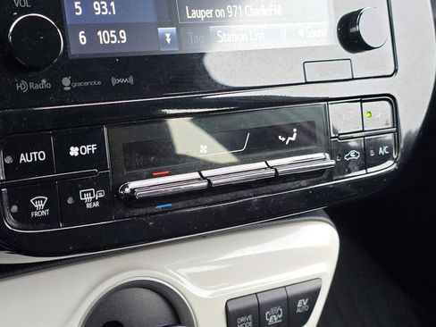 Certified 2018 Toyota Prius Prime Plus image 32