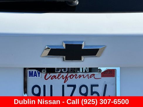 Used 2025 Chevrolet Trax RS FWD image 49