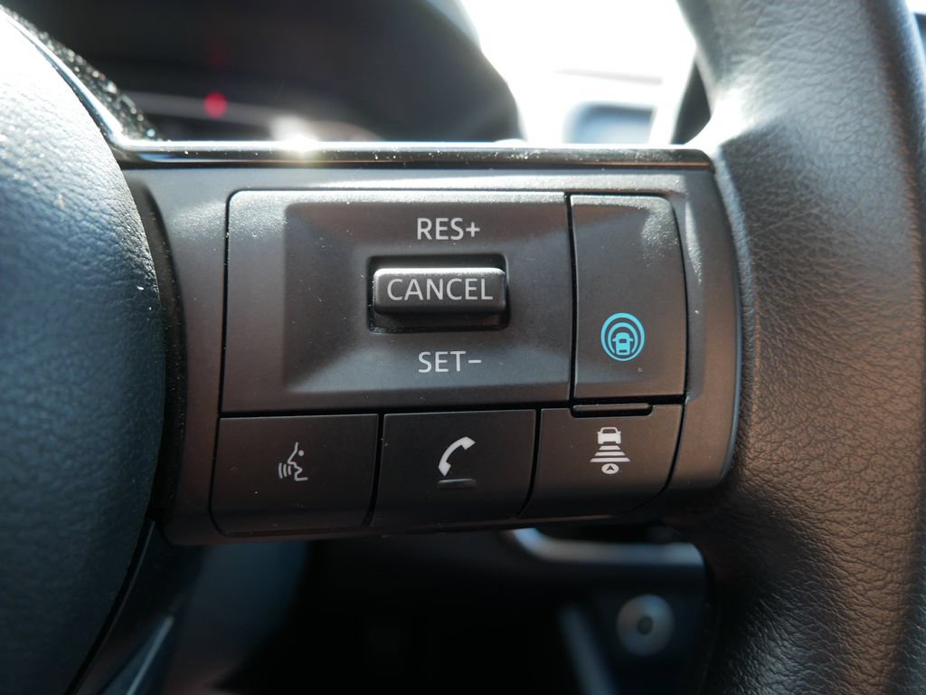 Used 2023 Nissan Rogue SV AWD/4WD image 25