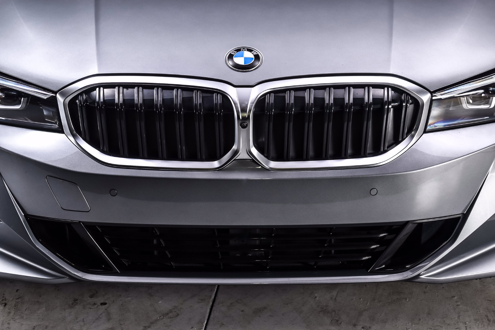 Used 2024 BMW 330i xDrive Sedan w/ Premium Package AWD/4WD image 8
