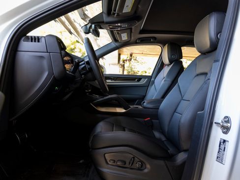 New 2025 Porsche Cayenne S image 26