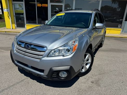 Used 2013 Subaru Outback 2.5i Premium AWD/4WD image 2