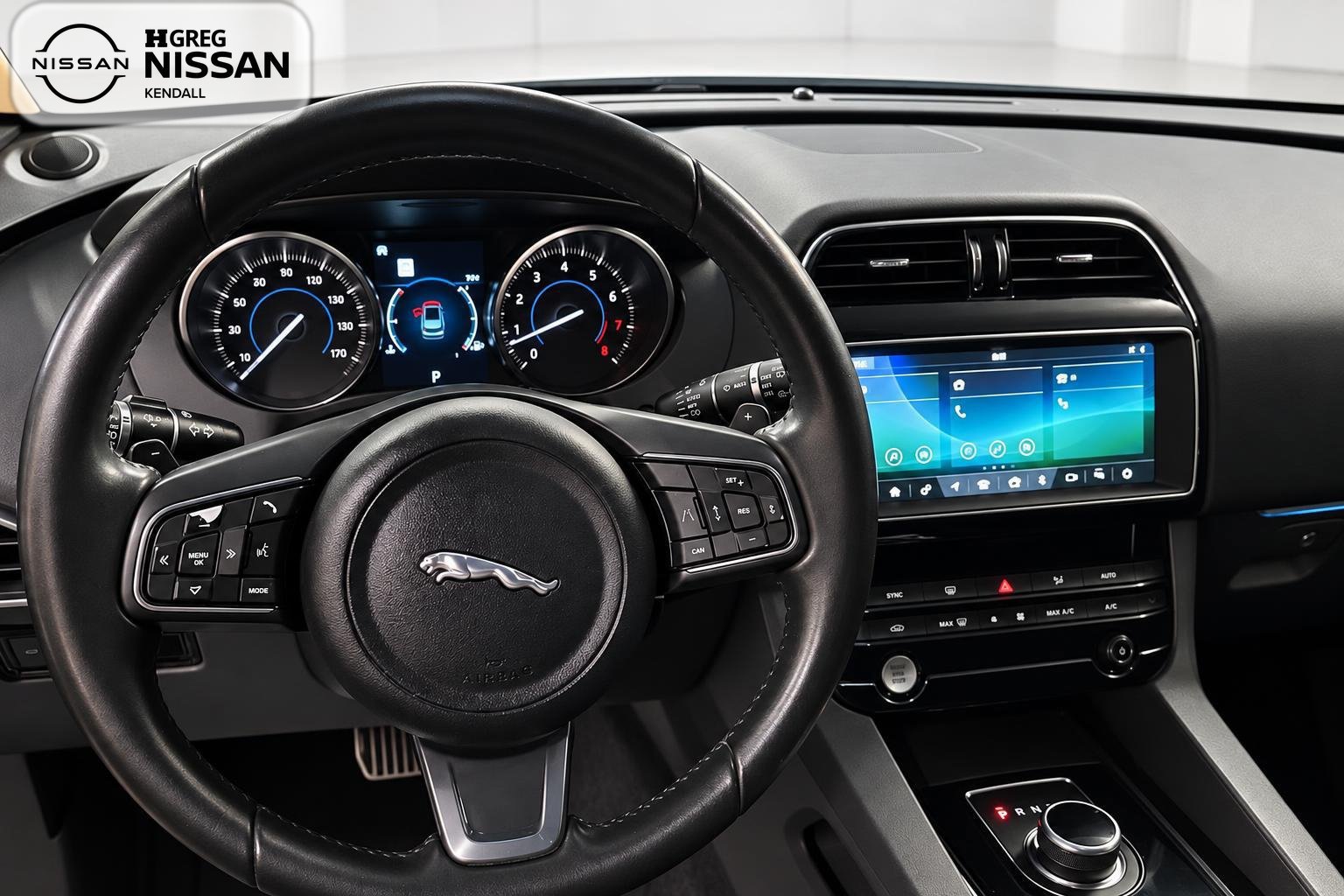 Used 2019 Jaguar F-PACE Premium AWD/4WD image 8