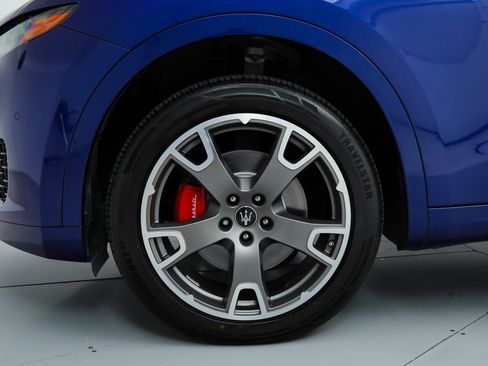 Certified 2023 Maserati Levante GT AWD/4WD image 18