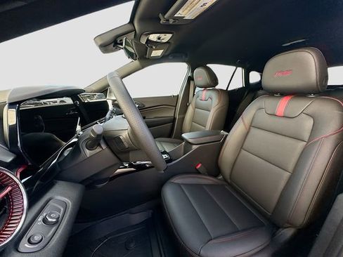 New 2026 Chevrolet Trax RS w/ Driver Confidence Package image 24