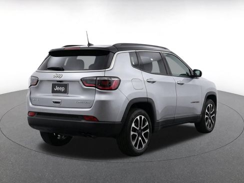 Used 2025 Jeep Compass Limited AWD/4WD image 7