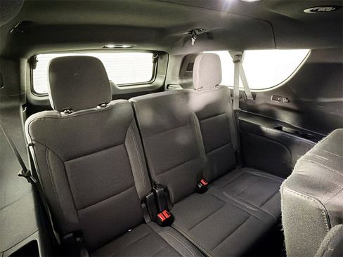 Used 2022 GMC Yukon XL SLE image 23