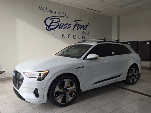 Used 2022 Audi e-tron Premium Plus w/ Premium Plus Package image 1