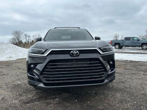 Used 2026 Toyota Grand Highlander Limited image 8