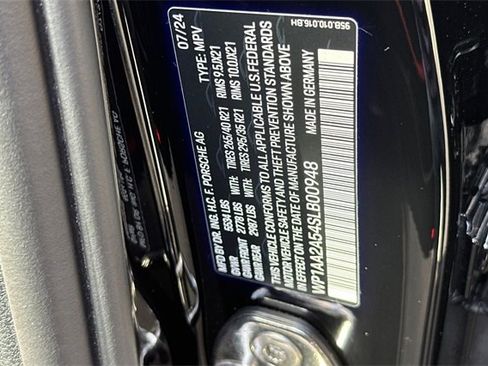 Used 2025 Porsche Macan image 29