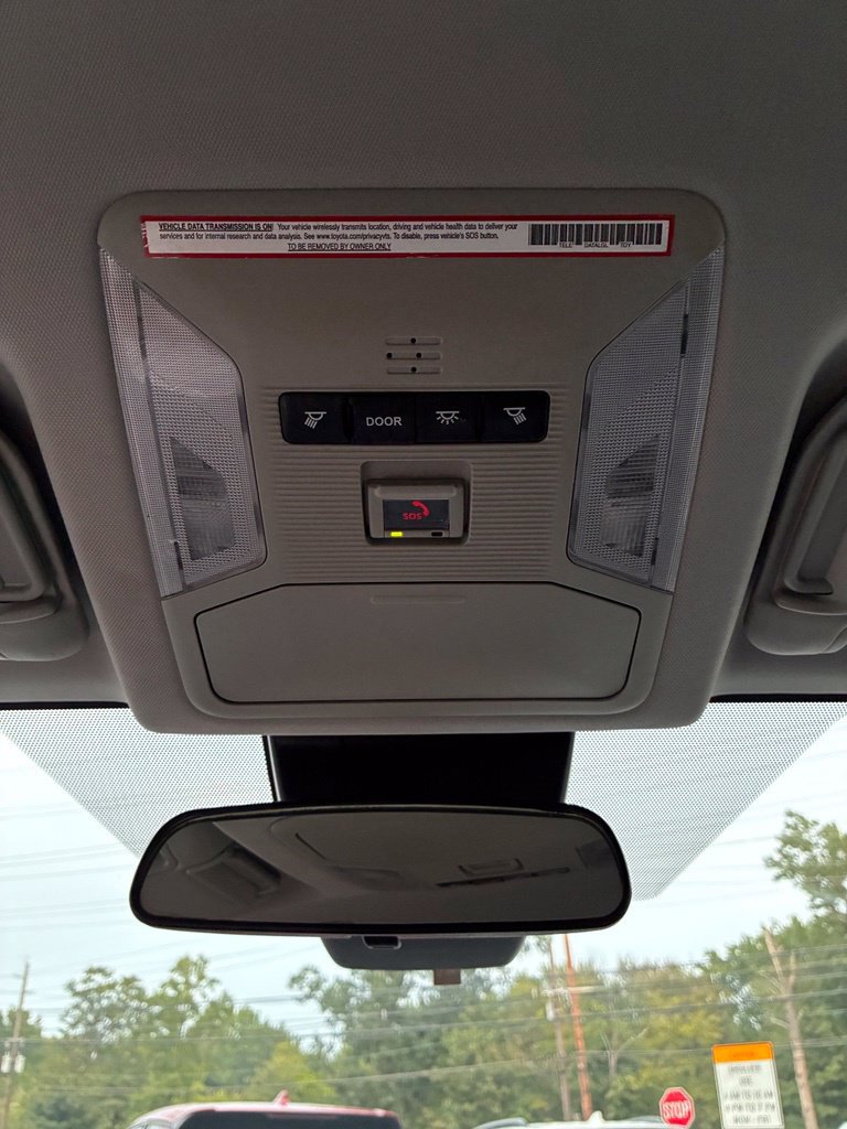 Used 2021 Toyota RAV4 XLE FWD image 43