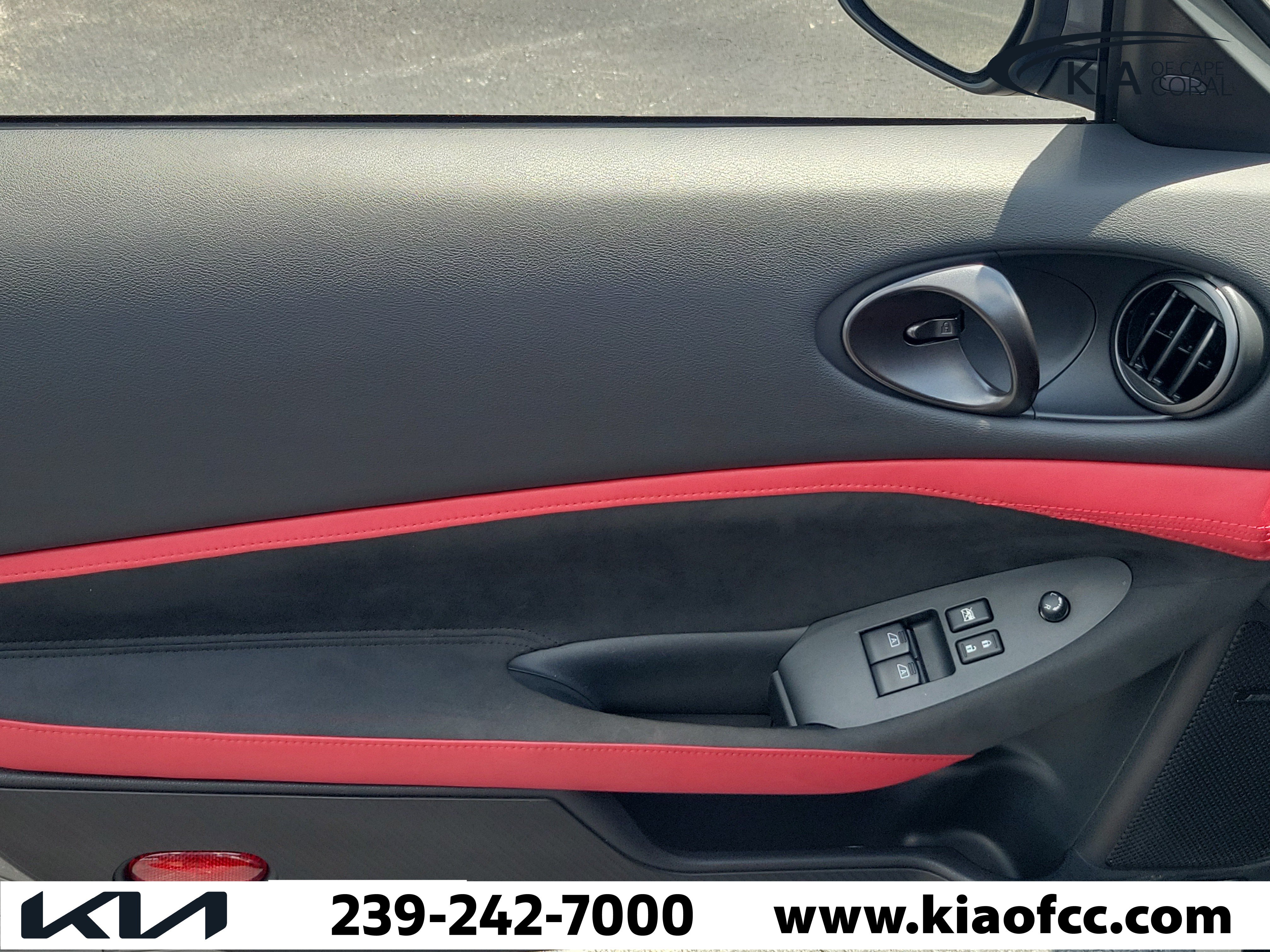 Used 2025 Nissan Z Performance w/ Floor Mat Package RWD image 18