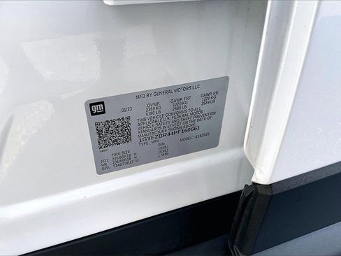 Certified 2023 Cadillac XT4 Luxury w/ Cold Weather Package image 19