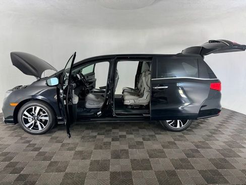 Used 2018 Honda Odyssey Elite image 16